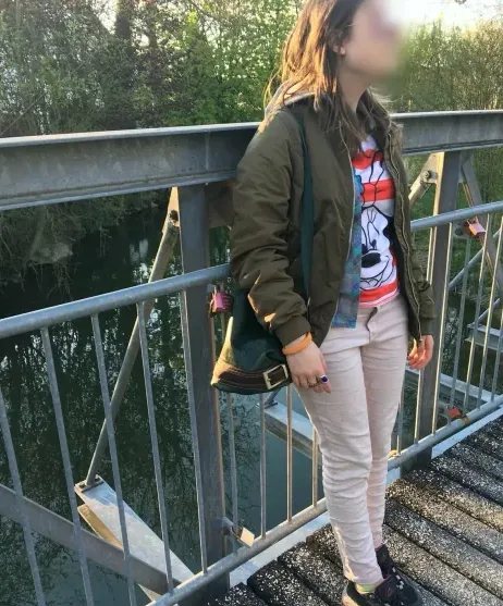 Anna, 24