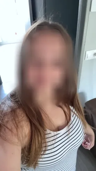 Anneke, 29