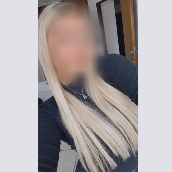 Carlijn, 29