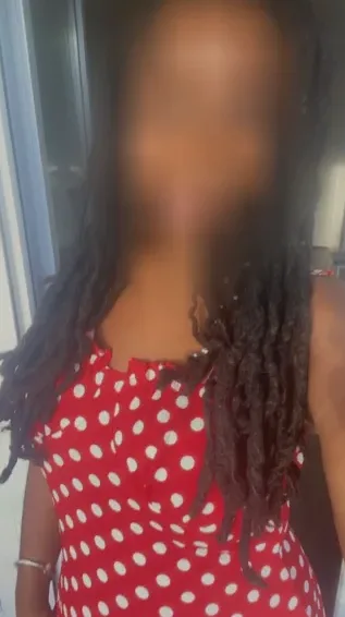 Chantal, 36