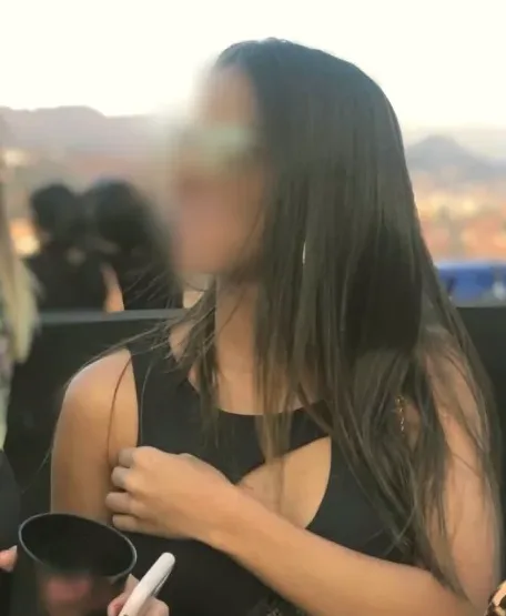Daphne, 23