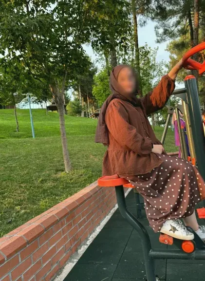 Elif, 29