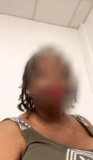 Ellen, 32