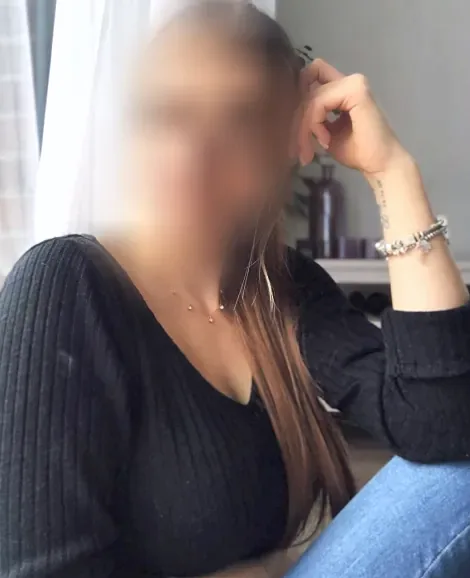 Emma, 30