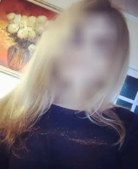 Evi, 34