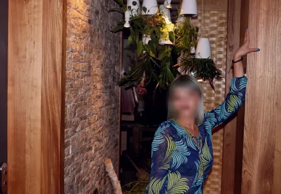 Kim, 28