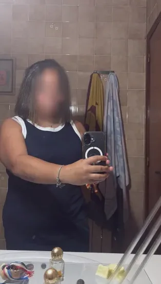 Lauren, 22