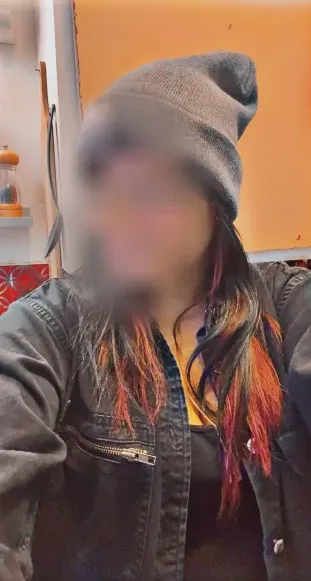 Mila, 32