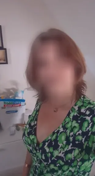 Salma, 33