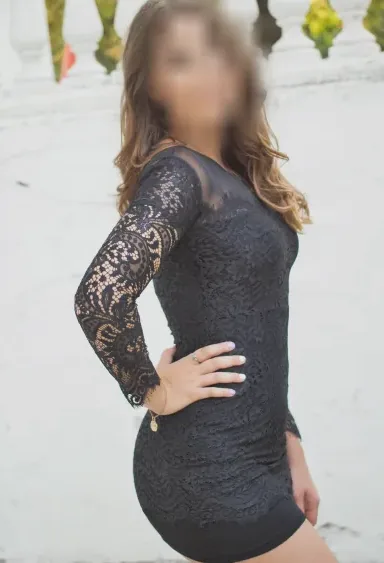 Sandra, 28