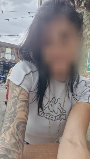 Sara, 39