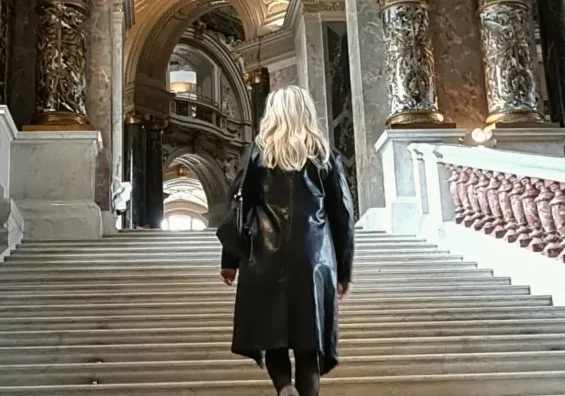 Sophie, 20