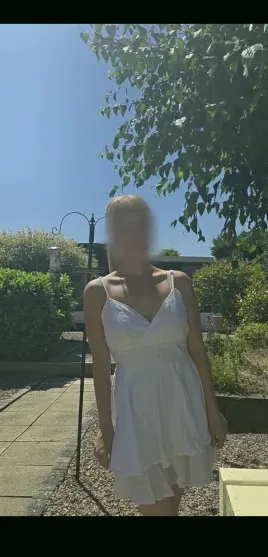 Suzanne, 31
