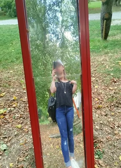 Vera, 27